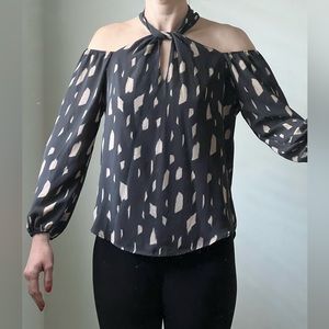 VERONICA M Gray Abstract Print Cold Shoulder Twist Neck Blouse Long-sleeve SMALL